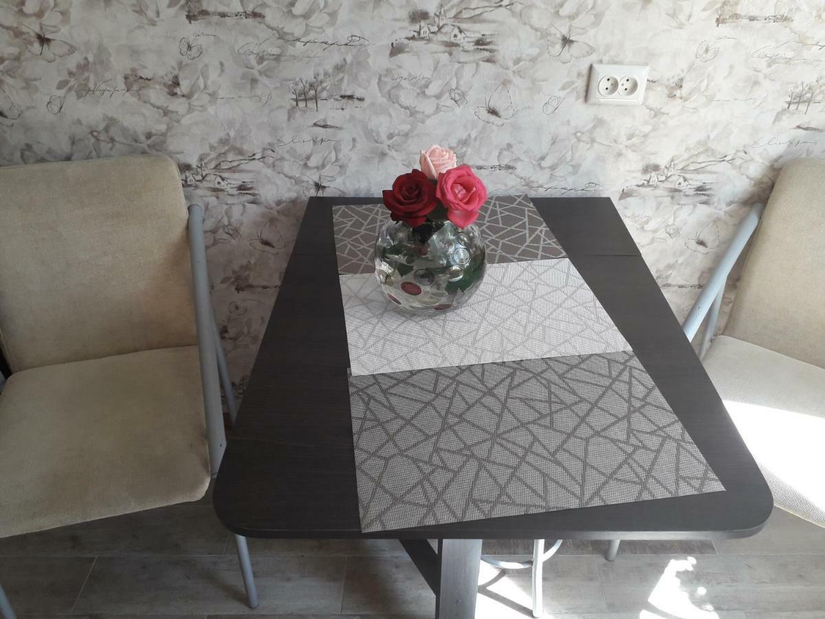 Apartment 30 M2 On Sergei Esenin 11 Харков Екстериор снимка